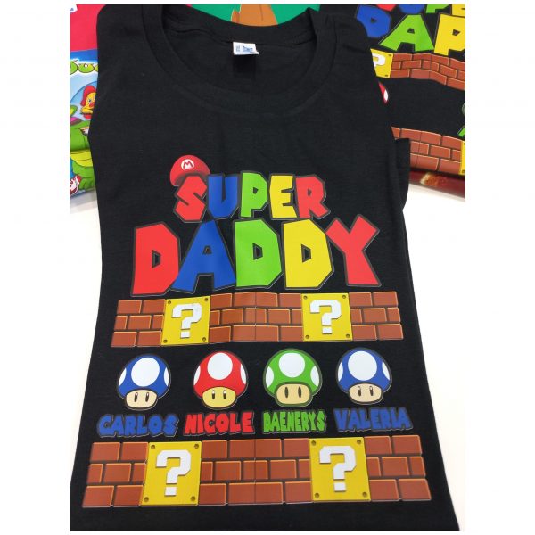 Camiseta personaizada para el Día del padre Súper Daddy con nombre de hijos
